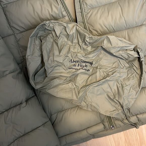 Abercrombie & Fitch - Lightweight Packable Puffer jacket XS light olive green - Picture 3 of 5